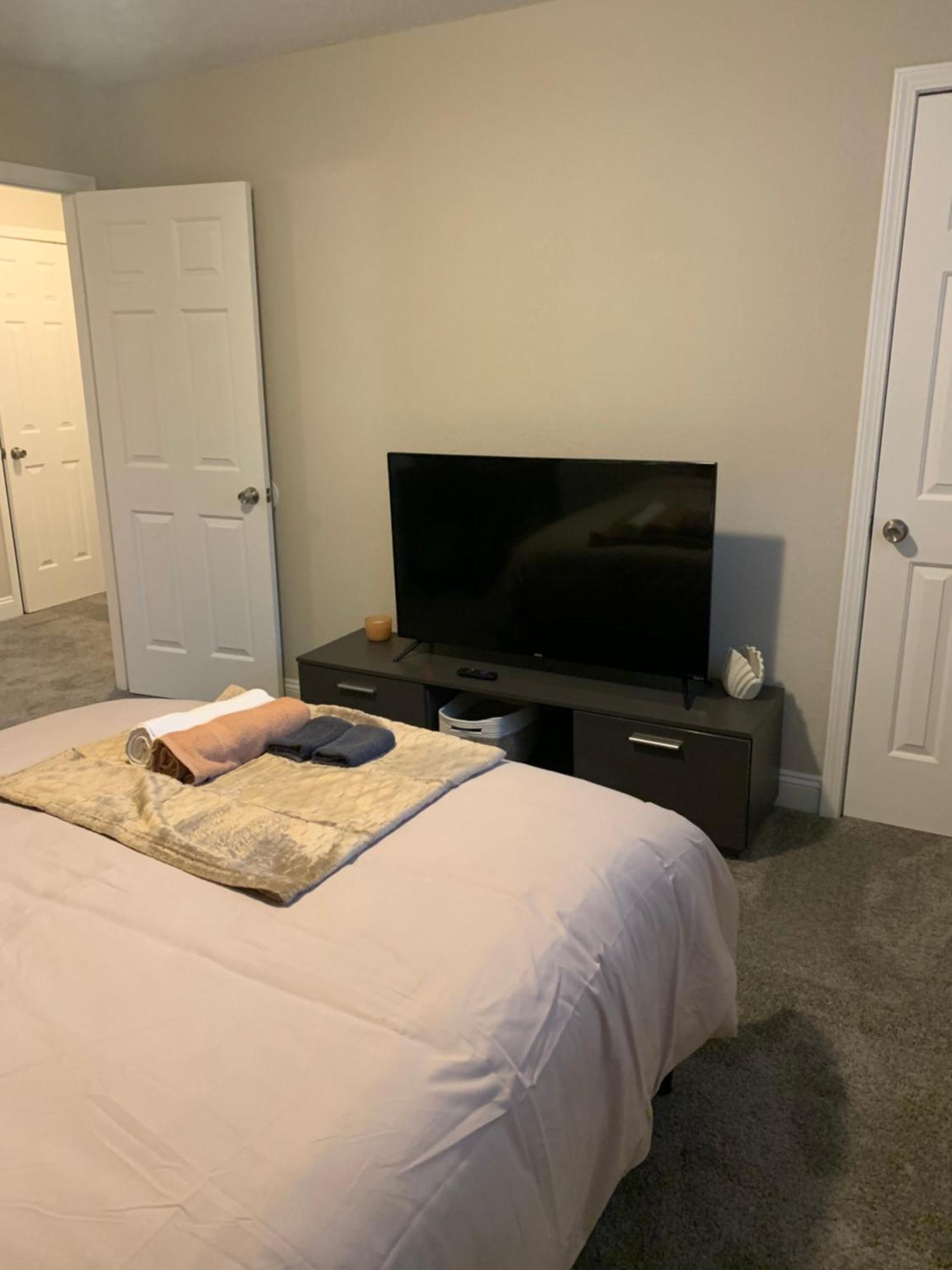 Work Hard Play Harder! Apartment *