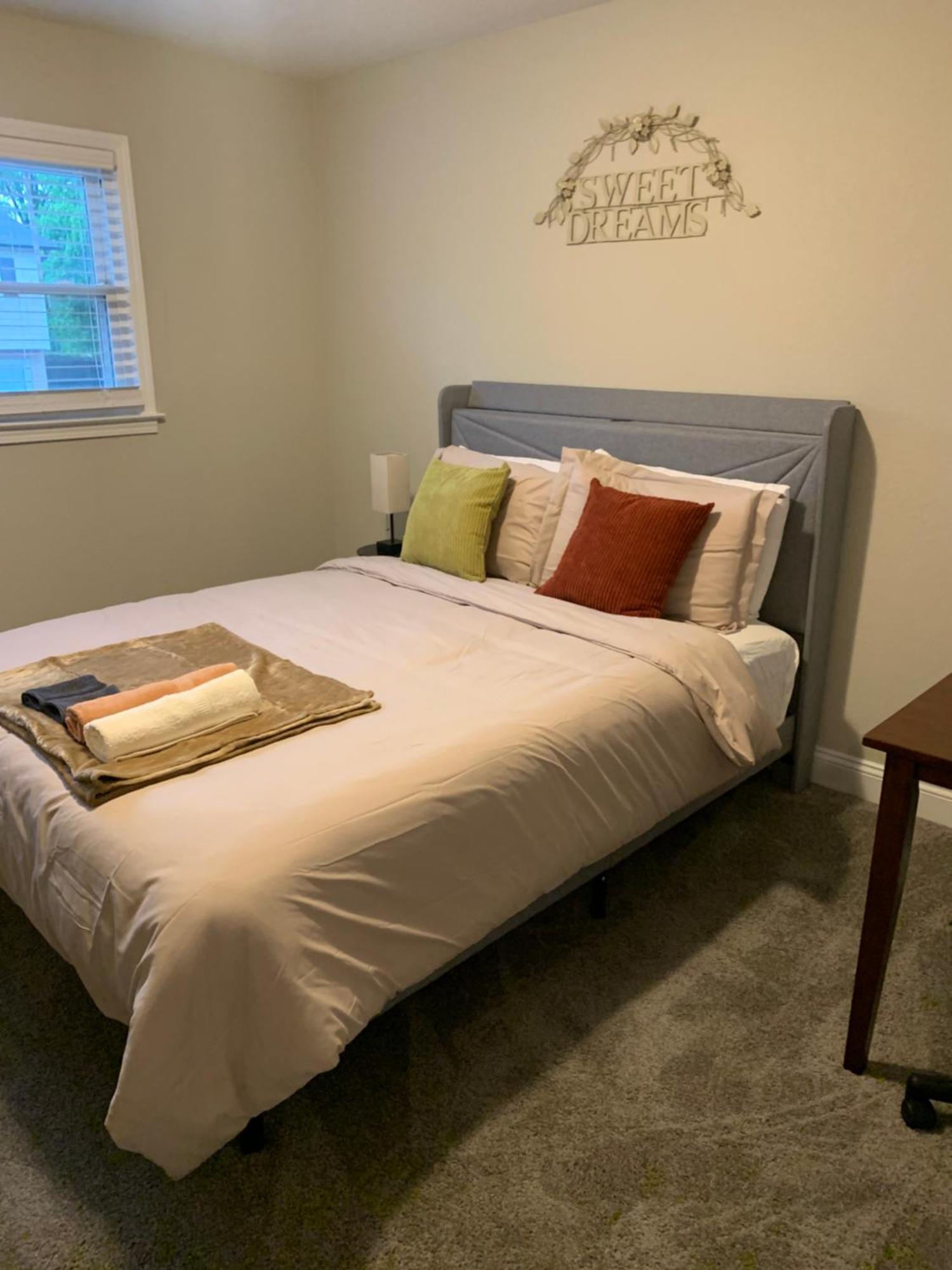 Work Hard Play Harder! Apartment Charlotte